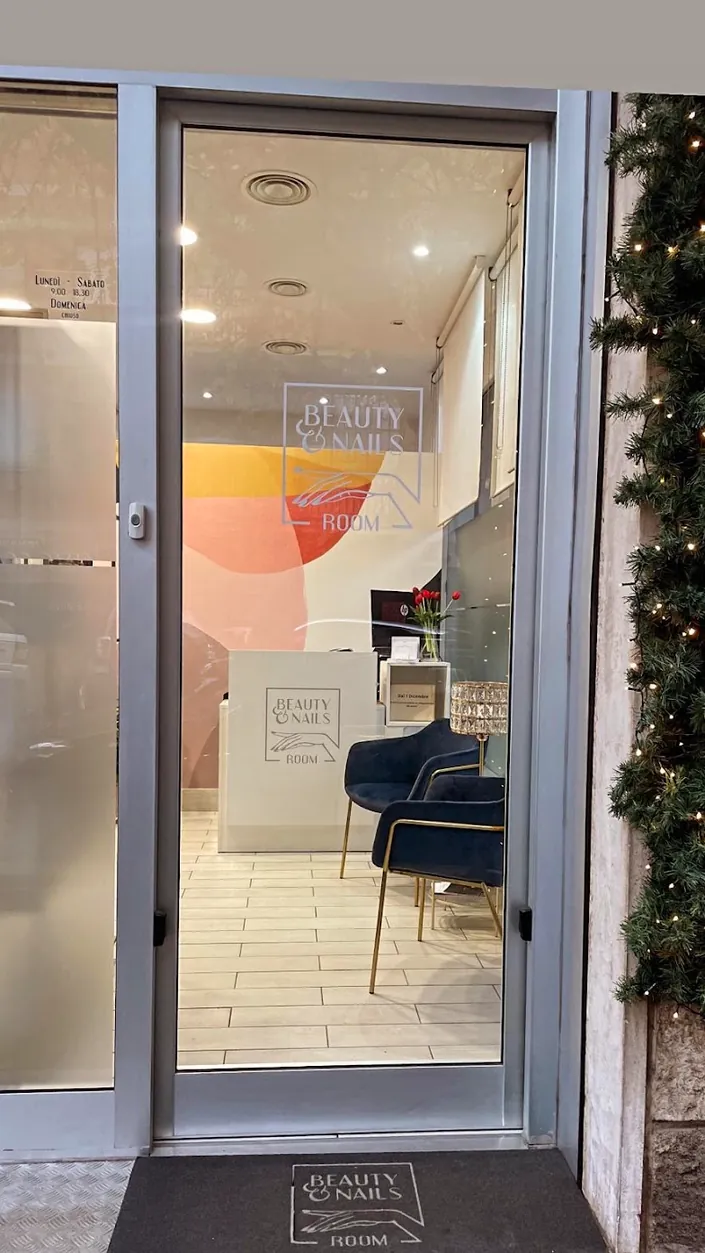 Beauty & Nails Room