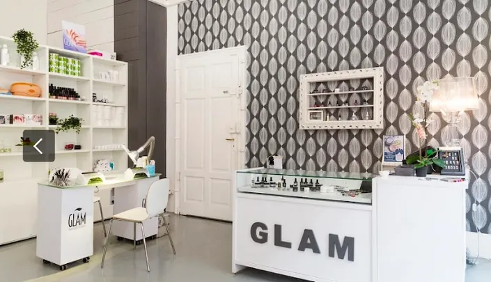 Glam Nails System – Trattamenti professionali dedicati alla cura delle unghie e vendita di prodotti