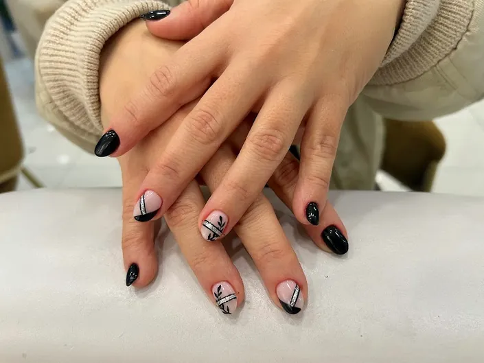 Joyland nails