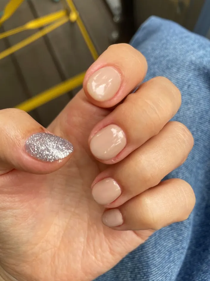 N° 3 Nail