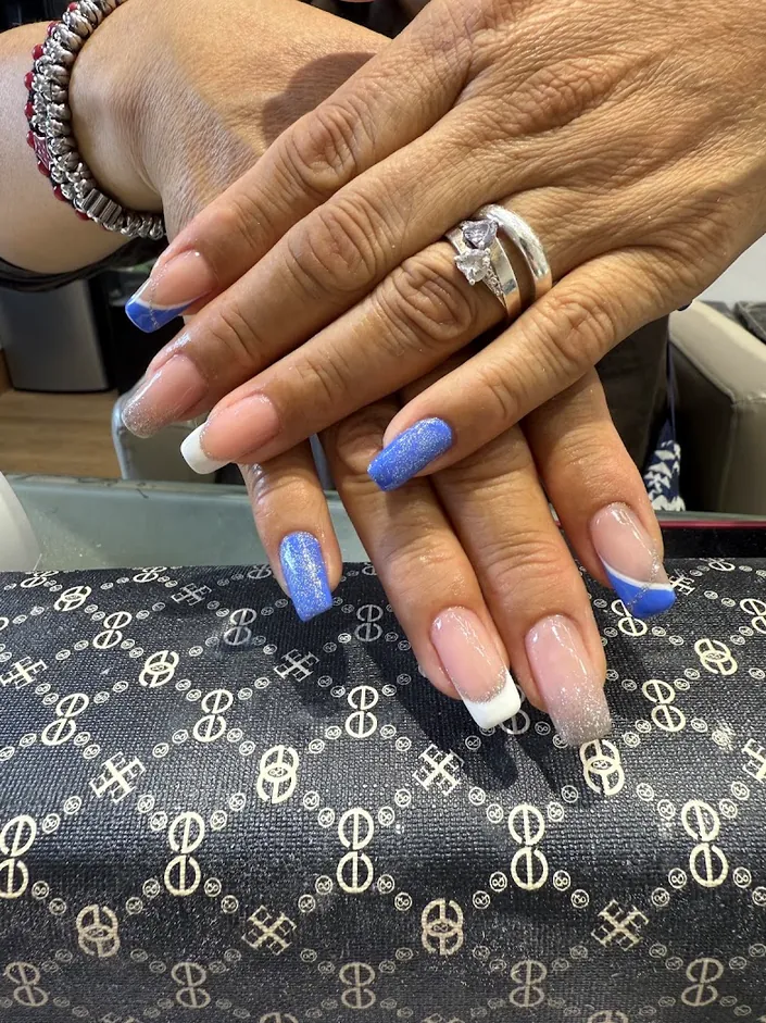 Nails Linda