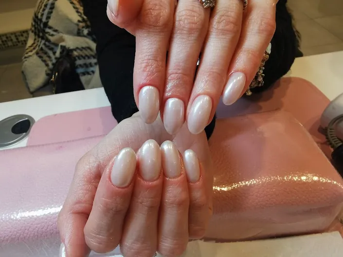 Nicely Nails