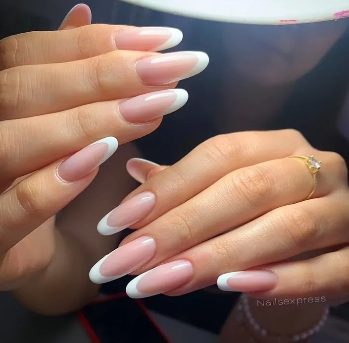 Ricostruzione unghie Roma e Corsi NAILS EXPRESS