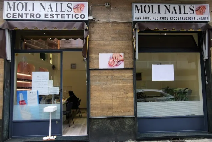 RICOSTRUZIONE UNGHIE TORINO CENTRO ESTETICO MOLI NAILS