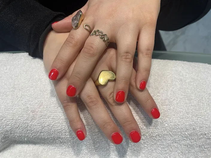 Sara nails
