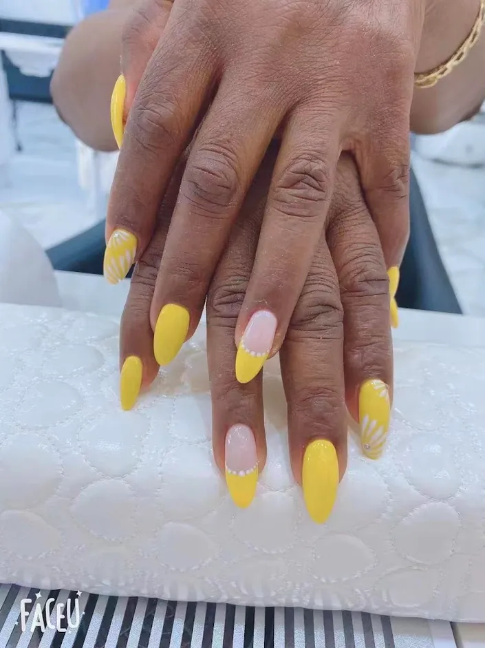 Stella NAIL